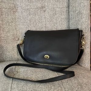 Vintage Coach Black Leather Shoulder Bag